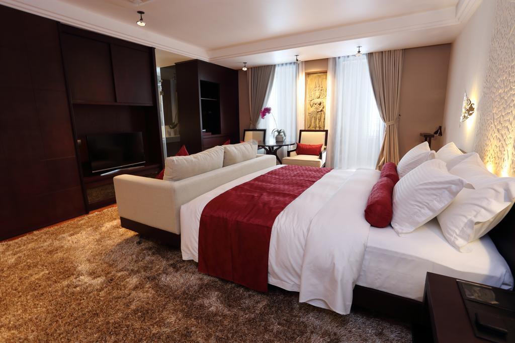 Arunreas Hotel Phnom Penh Exterior photo