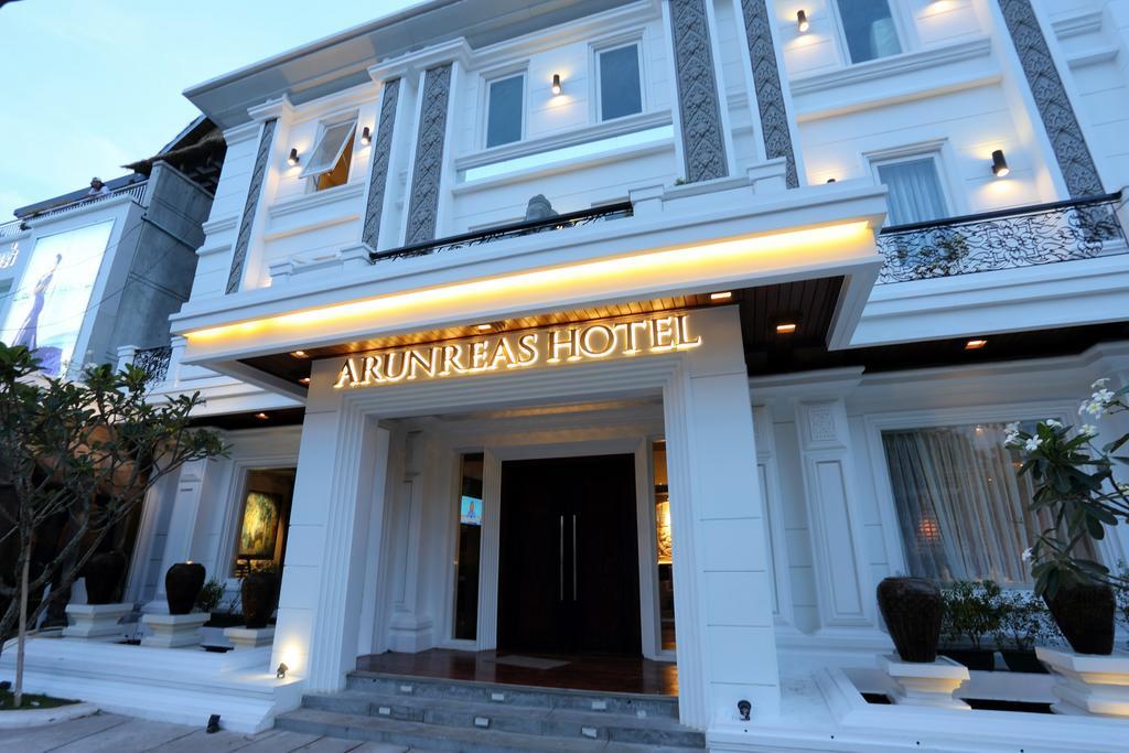 Arunreas Hotel Phnom Penh Exterior photo