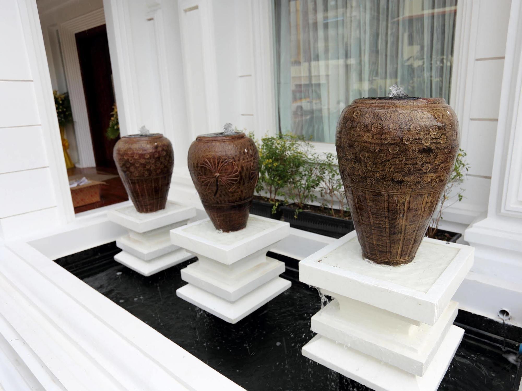 Arunreas Hotel Phnom Penh Exterior photo