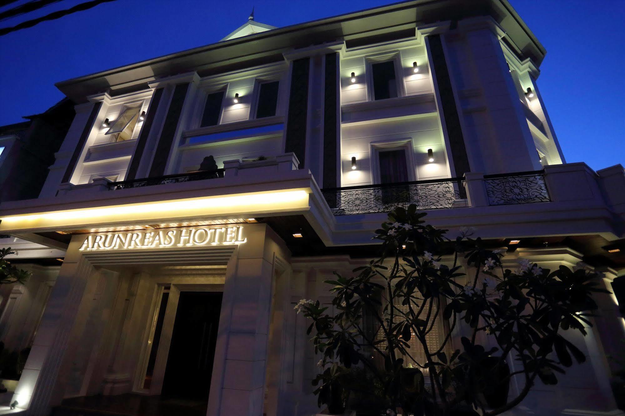 Arunreas Hotel Phnom Penh Exterior photo