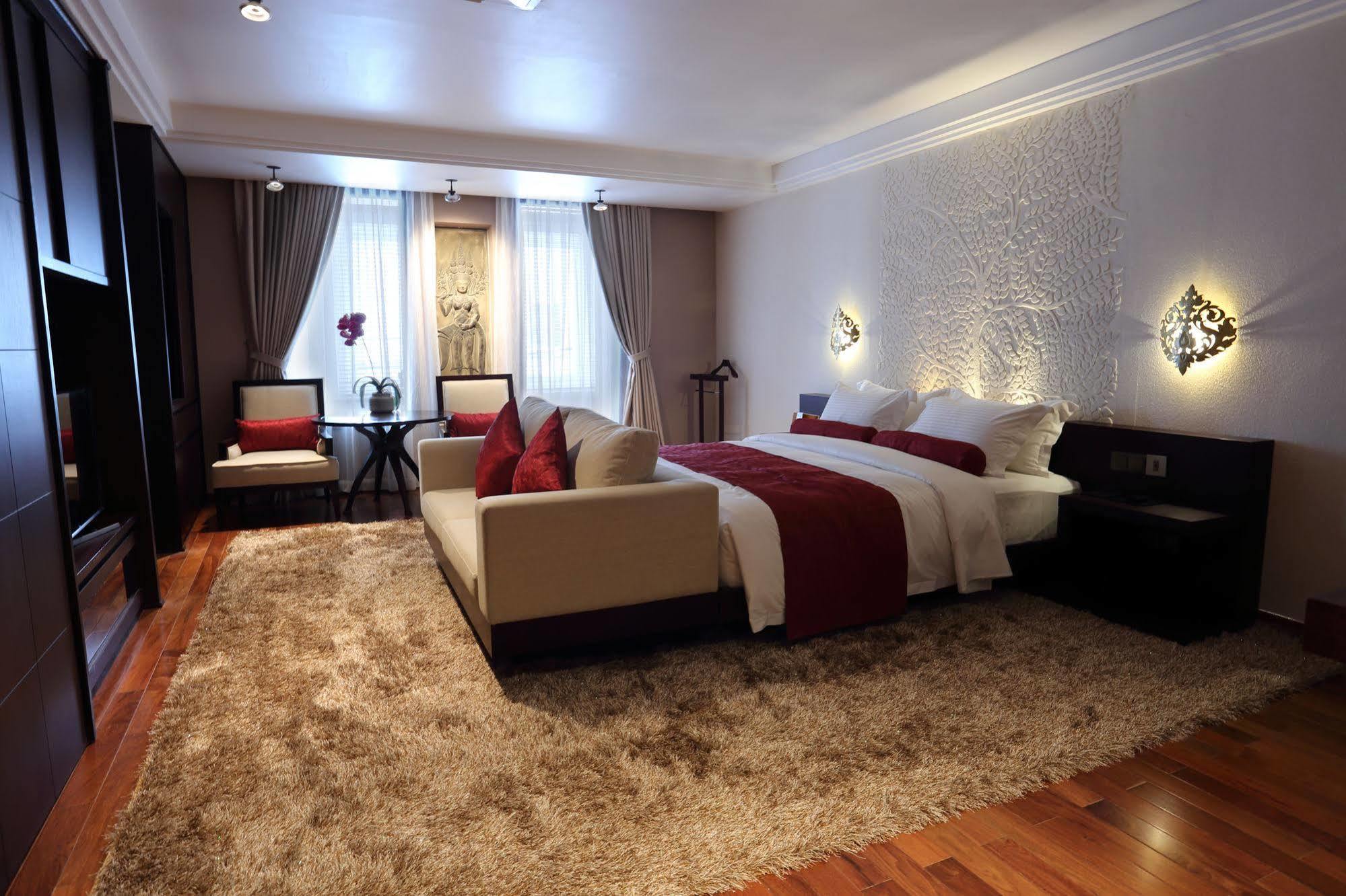 Arunreas Hotel Phnom Penh Exterior photo