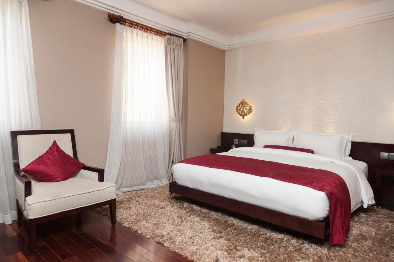 Arunreas Hotel Phnom Penh Exterior photo