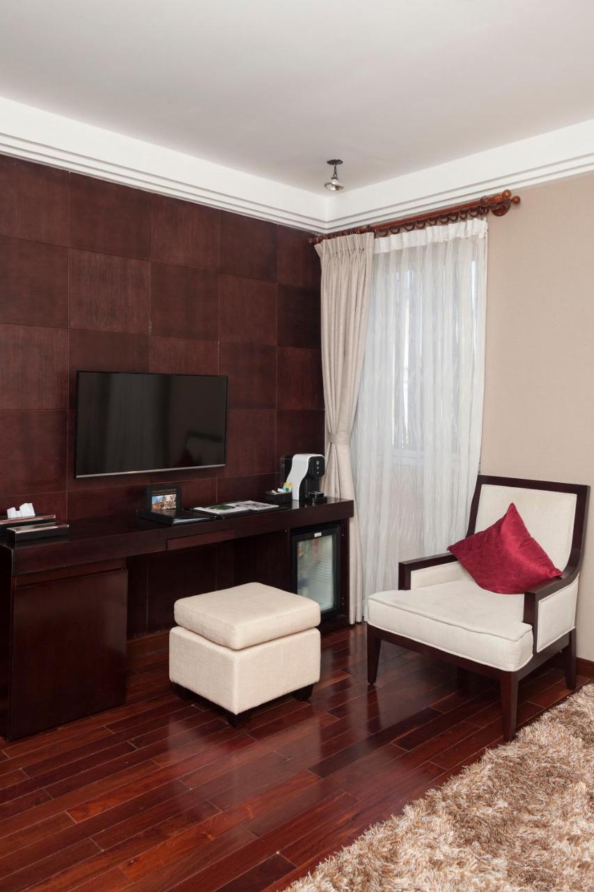 Arunreas Hotel Phnom Penh Exterior photo